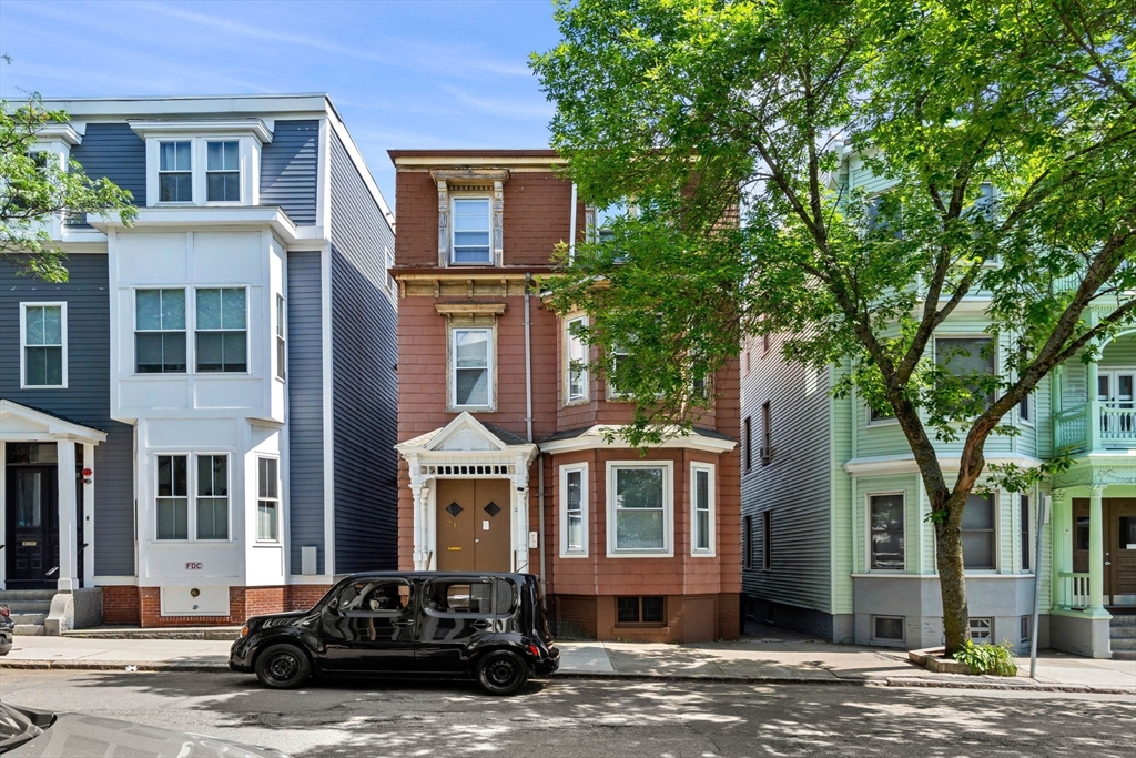 215 Lexington Street