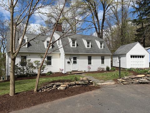 Photo of 12 Pleasant Ct, Amherst, MA 01002 (MLS # 73508151)