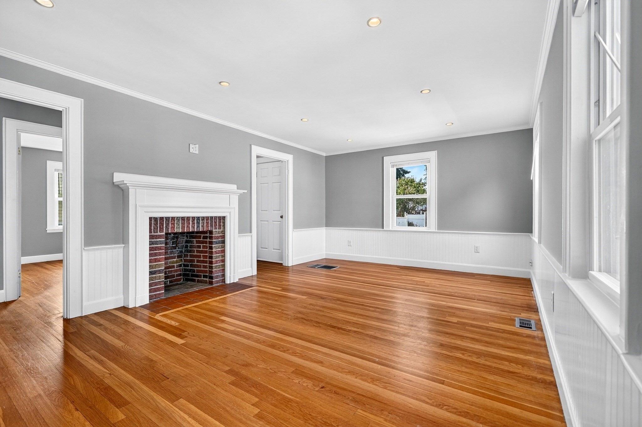 136 W Squantum St, Quincy, MA Photo #2