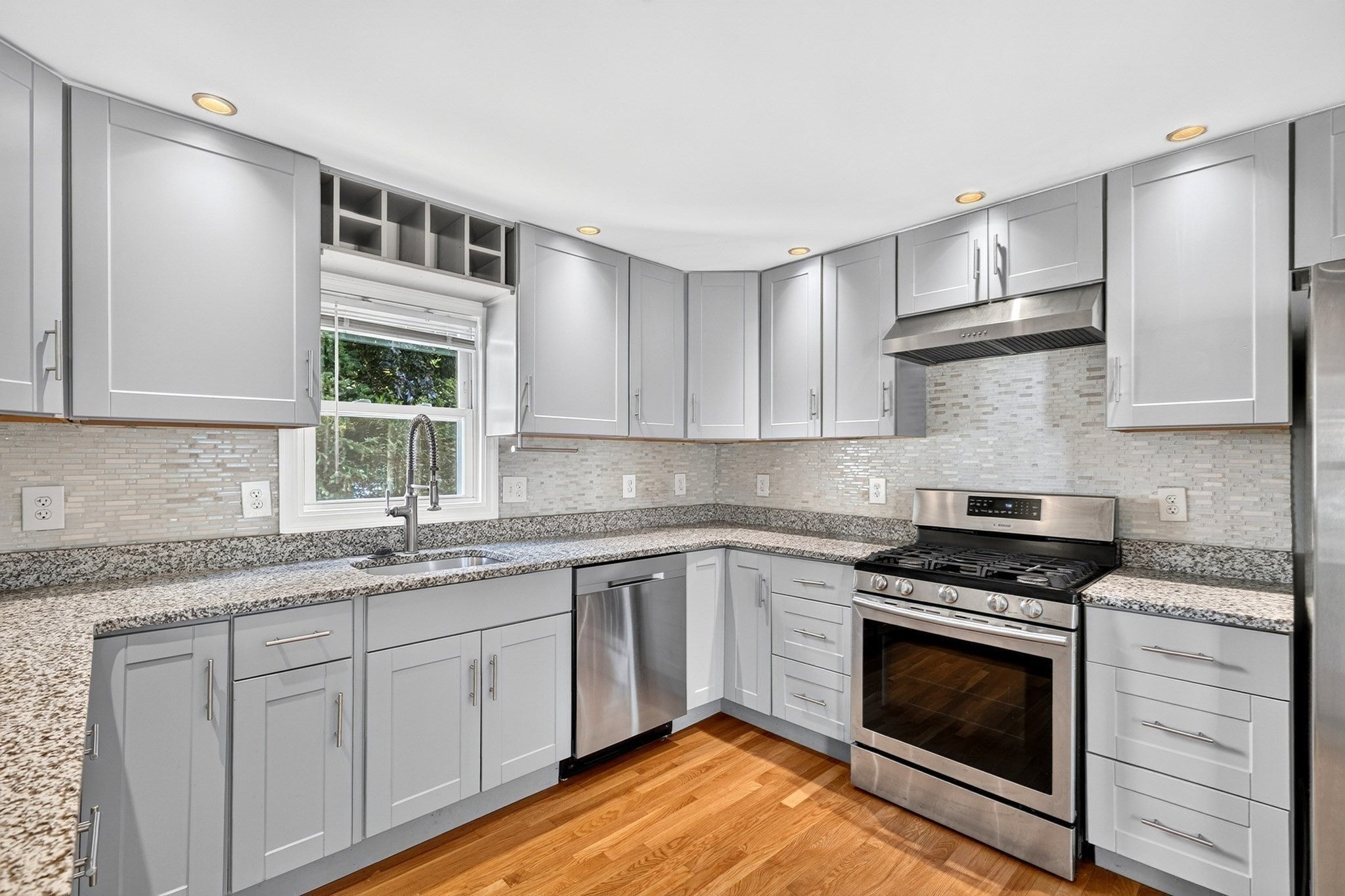 136 W Squantum St, Quincy, MA Photo #4