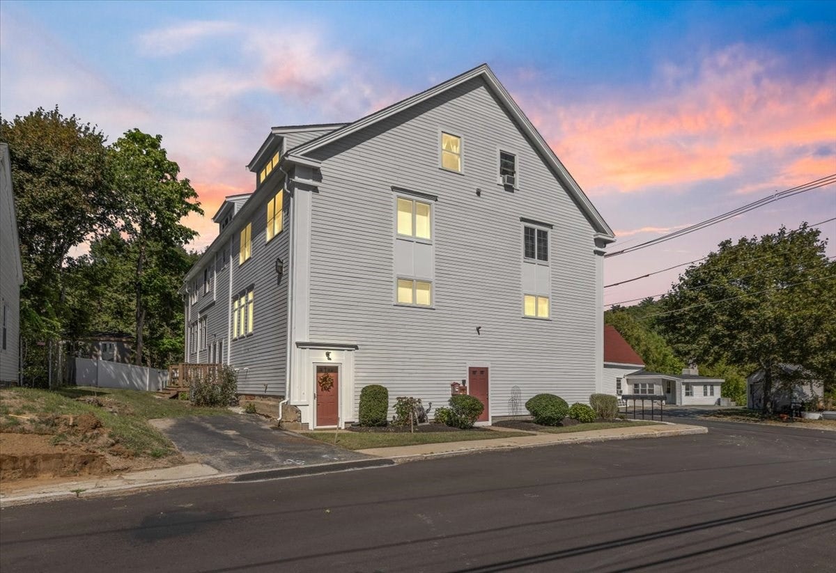 Photo of 4 Mechanic St, Merrimac, MA
