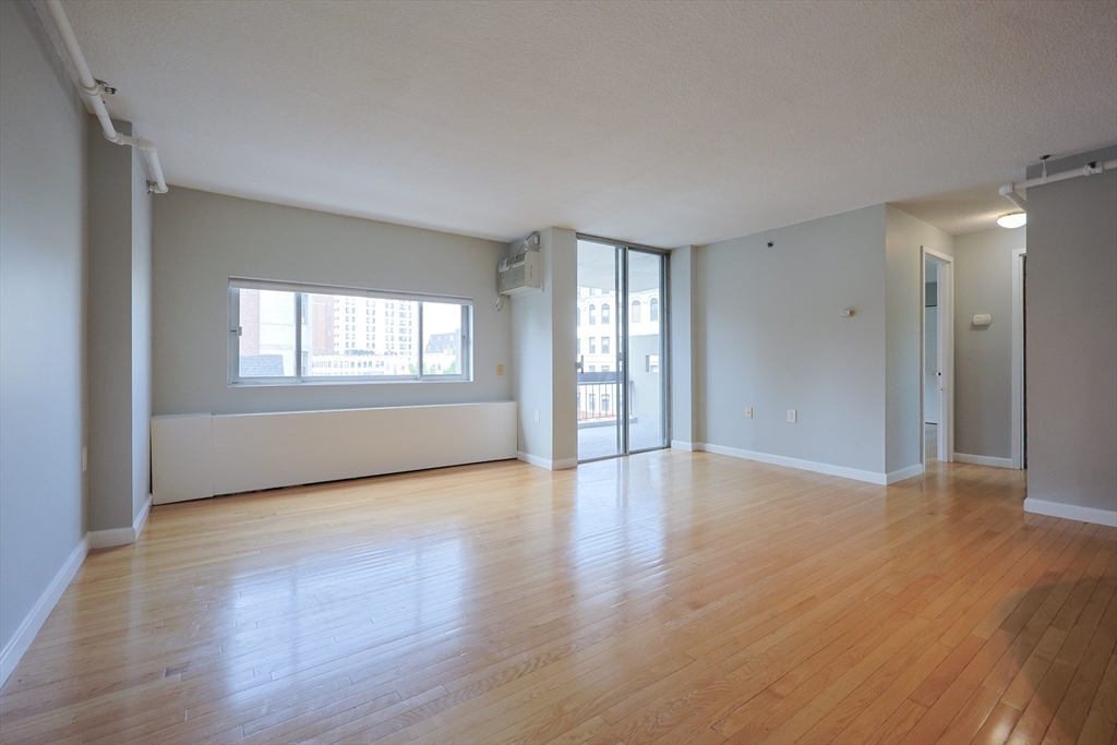 872 Massachusetts Avenue 401