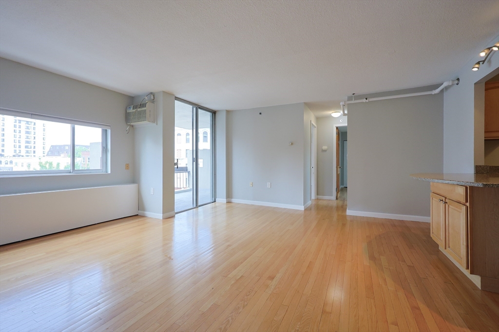 872 Massachusetts Avenue 401