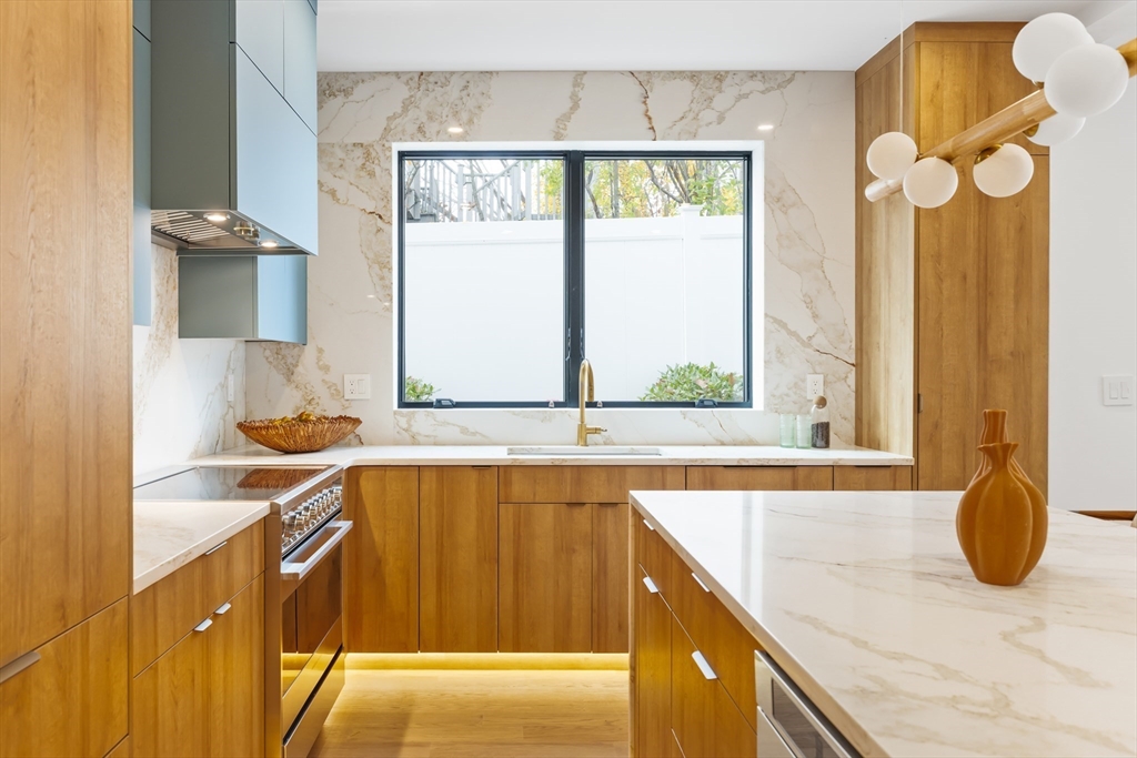 27-29 Indiana Terrace 27