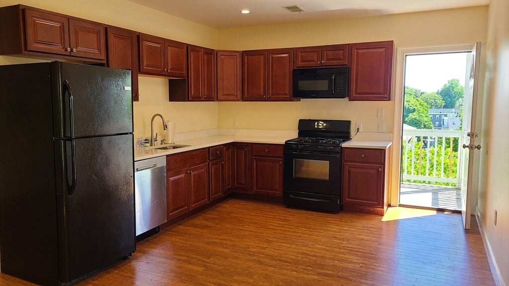 9 Alban St 3