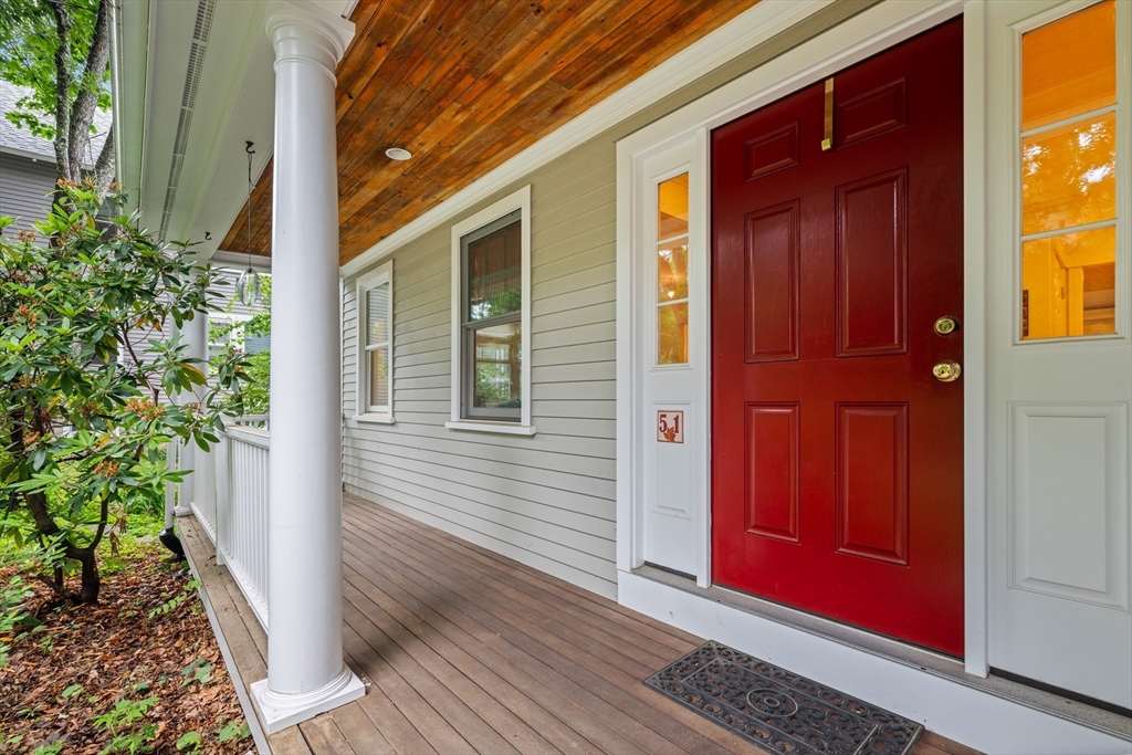 51 Vine St