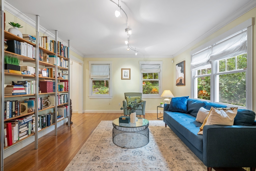 51 Vine St