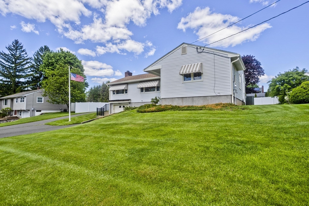 20 Hendom Dr, Agawam, MA, 20 Hendom Dr, Agawam, MA Photo #2