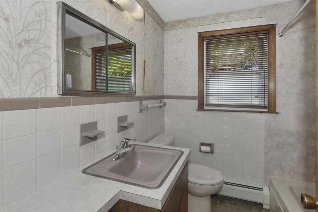 20 Hendom Dr, Agawam, MA, 20 Hendom Dr, Agawam, MA Photo #19