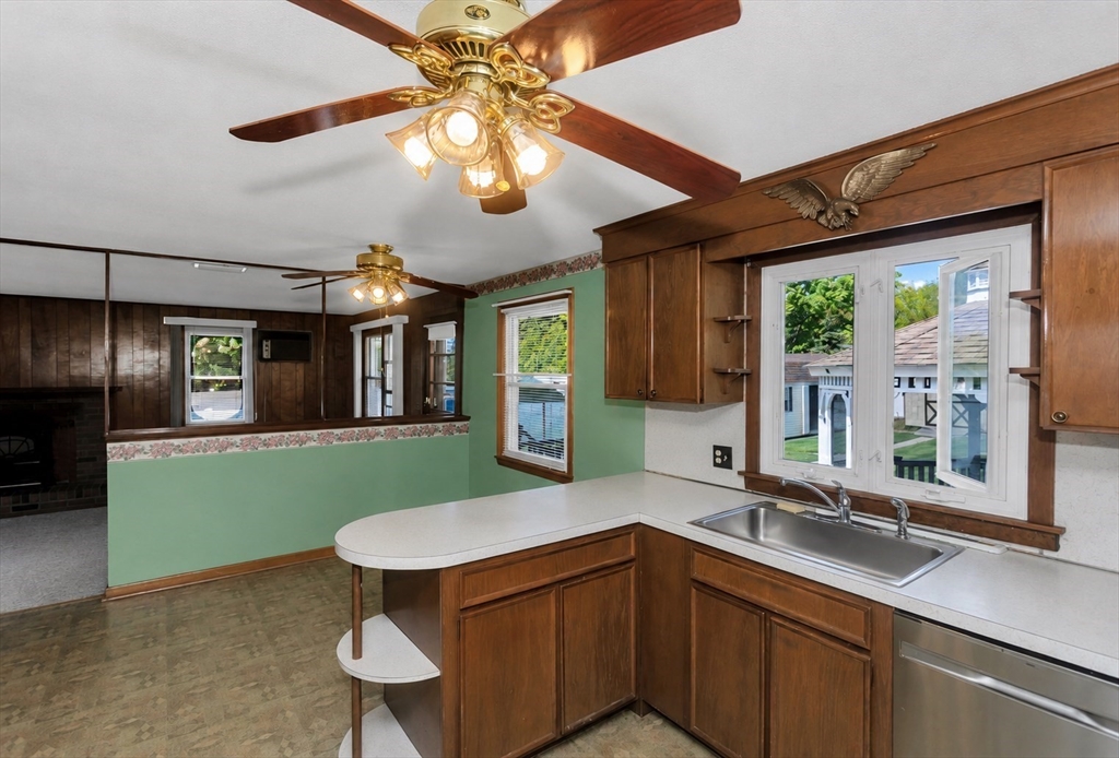 20 Hendom Dr, Agawam, MA, 20 Hendom Dr, Agawam, MA Photo #9