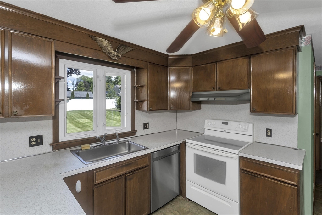 20 Hendom Dr, Agawam, MA, 20 Hendom Dr, Agawam, MA Photo #6