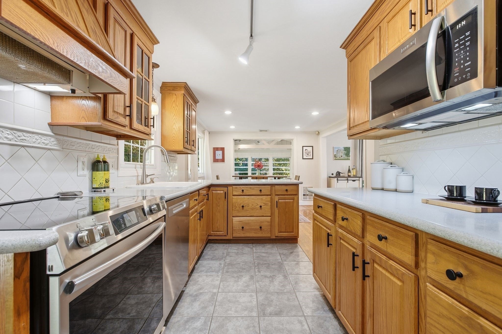 48 Gray Road, Andover, MA, 48 Gray Road, Andover, MA Photo #5
