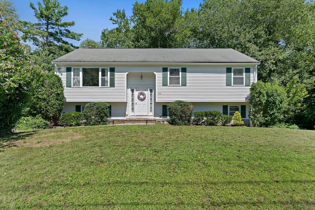 735 Pleasant St, Bridgewater, MA Photo #1