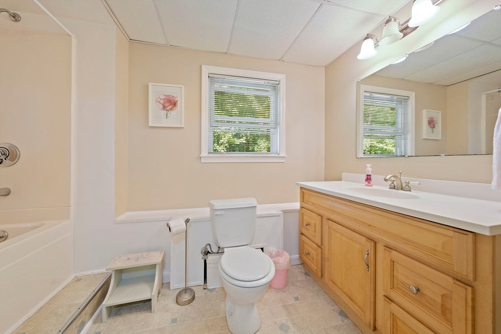 735 Pleasant St, Bridgewater, MA Photo #26