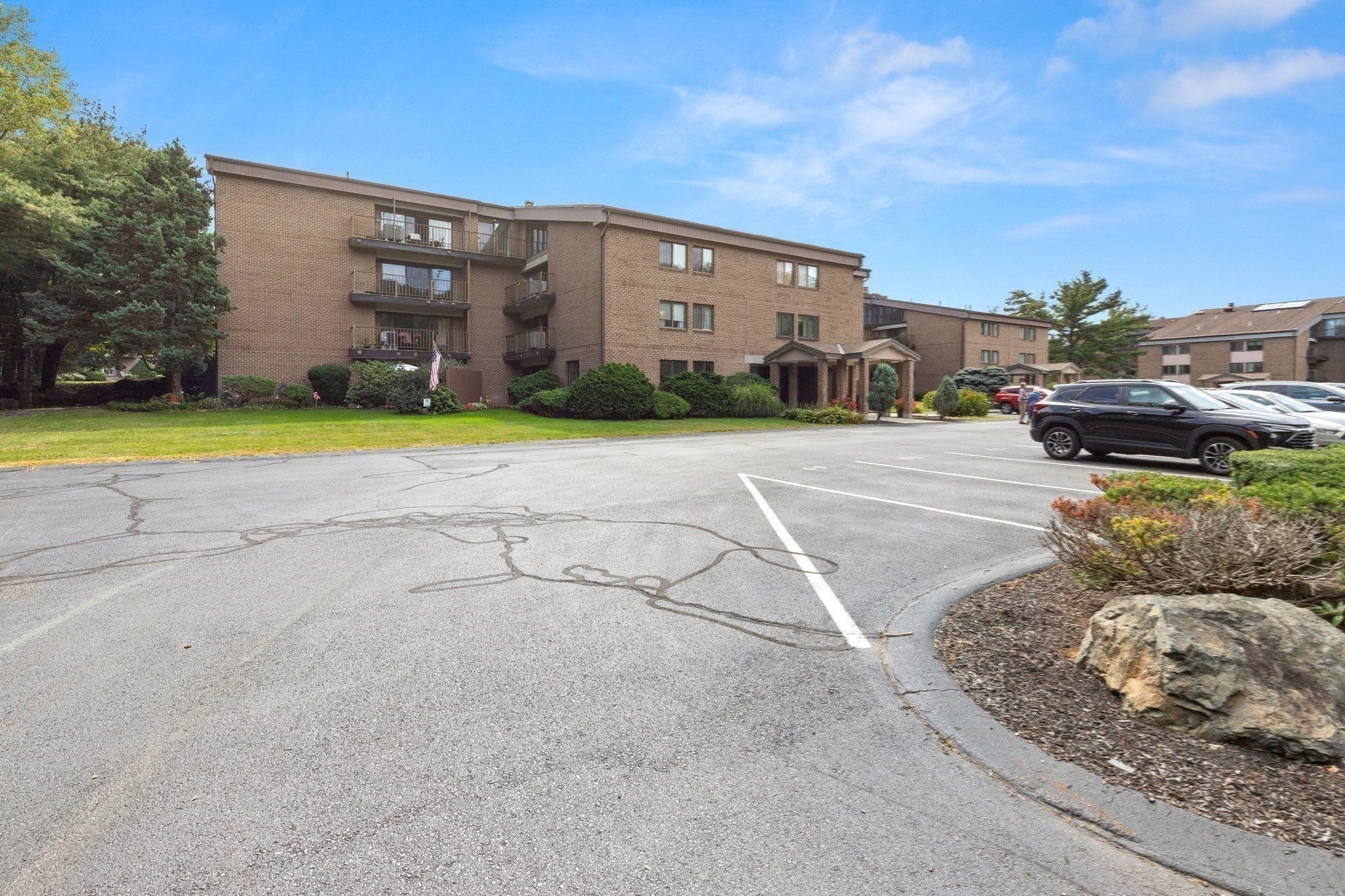 4 Ledgewood Way #21, Peabody, MA, 4 Ledgewood Way #21, Peabody, MA Photo #21