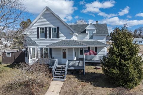 Photo of 17 Cherry Street, Templeton, MA 01436 (MLS # 73484759)