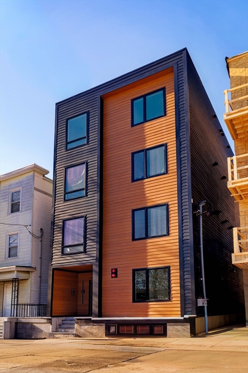 246 Bremen St 1