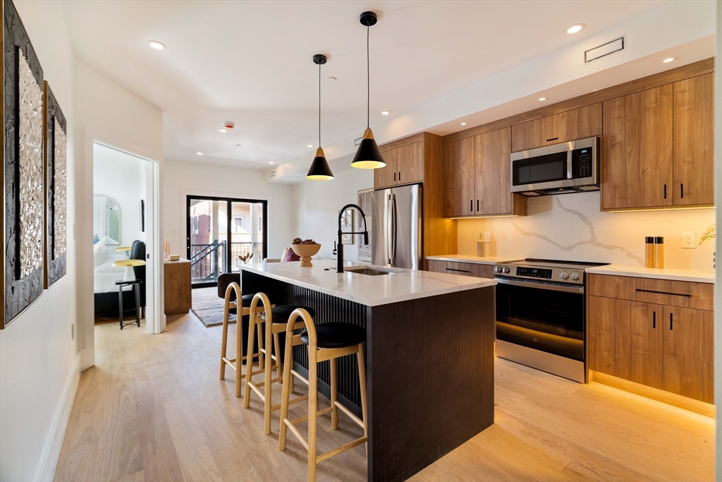 246 Bremen St 1