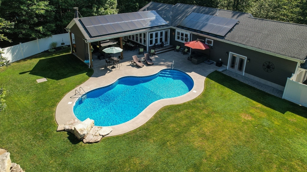 6 Cahoons Ln