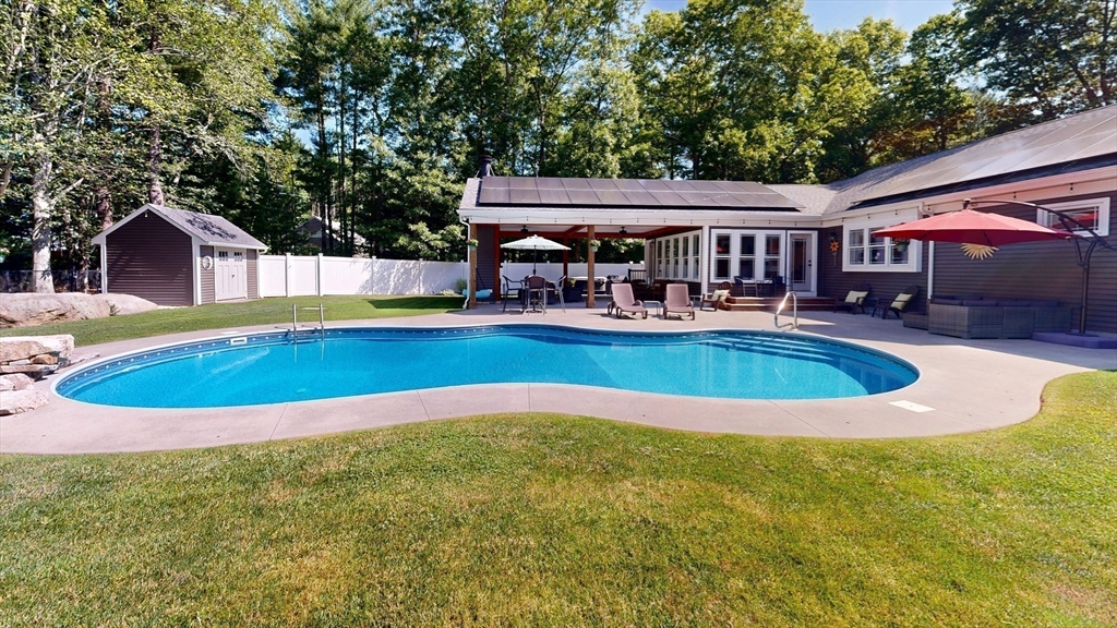 6 Cahoons Ln