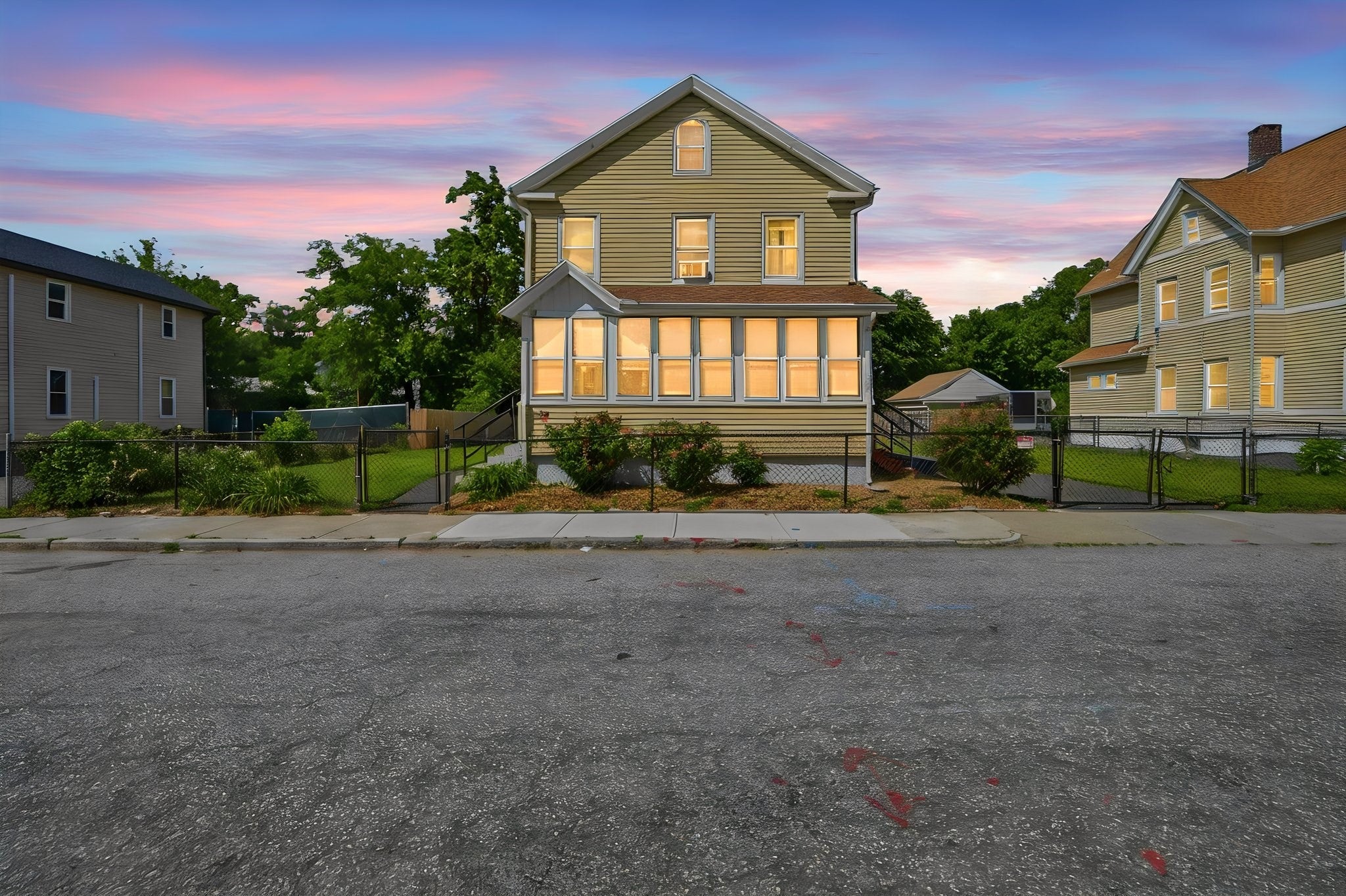 34 Ashley St