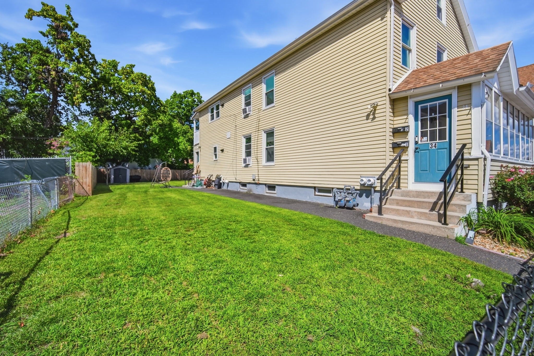 34 Ashley St