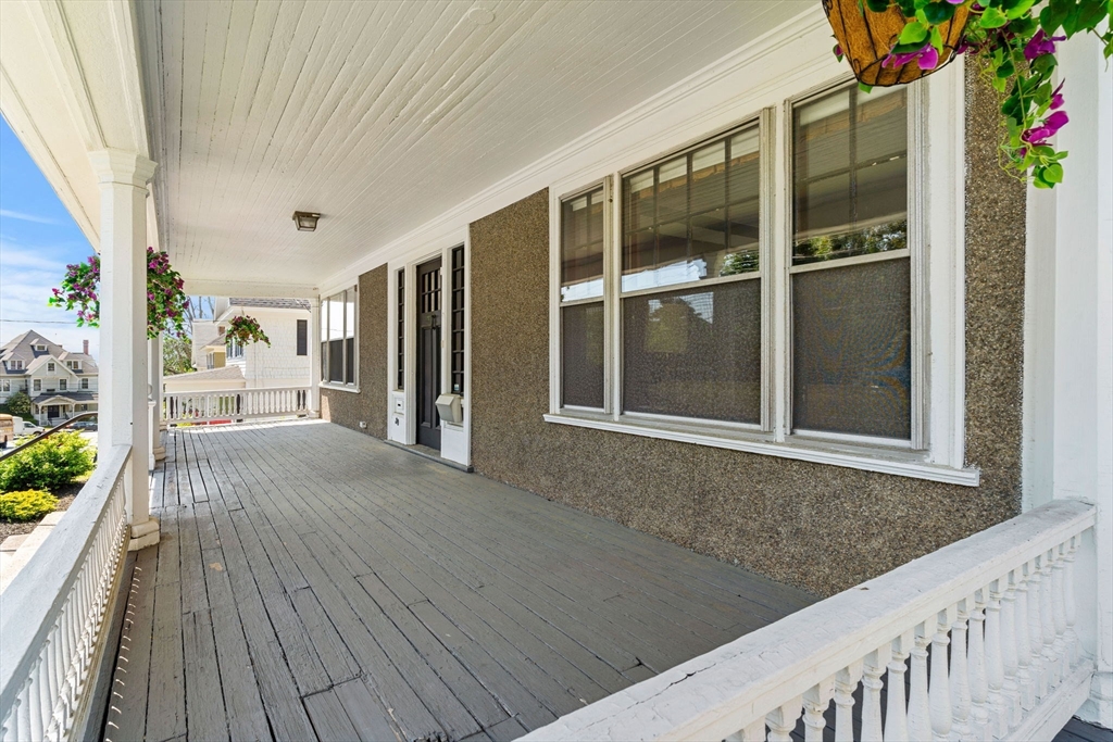 30 Mansur St