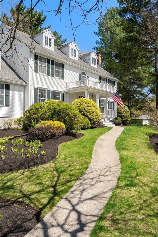 7 Briarwood Ln