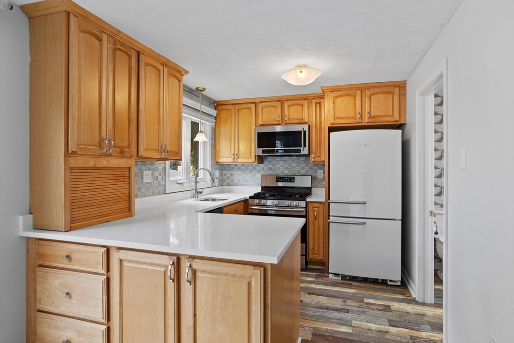 116 Turnpike Rd 7