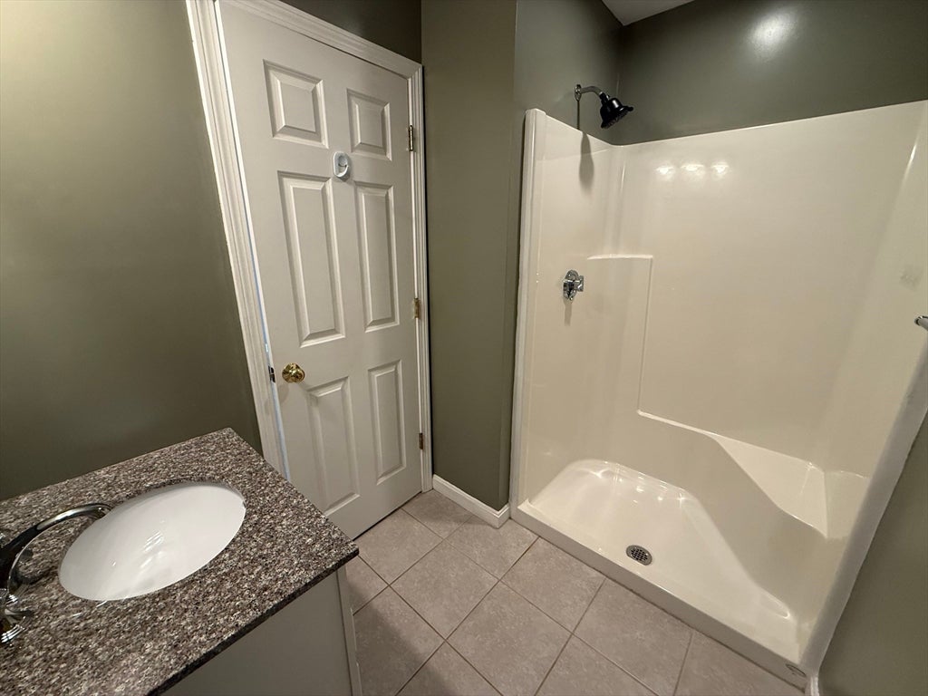 215 Longmeadow Rd #603, Taunton, MA, 215 Longmeadow Rd #603, Taunton, MA Photo #17