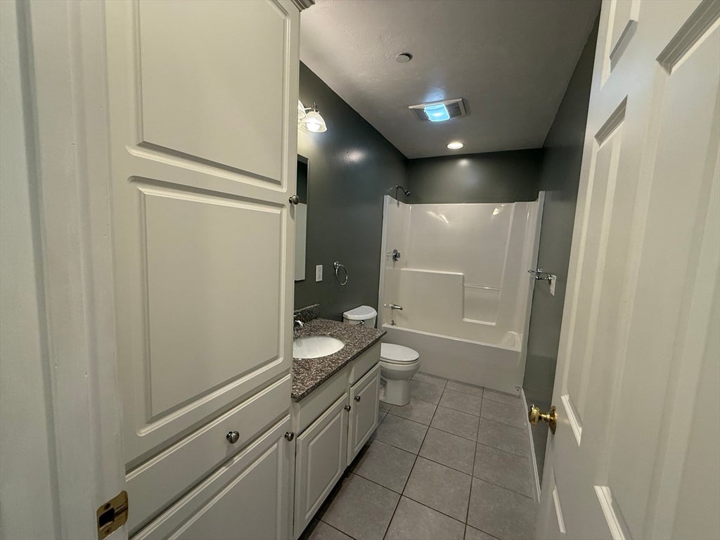 215 Longmeadow Rd #603, Taunton, MA, 215 Longmeadow Rd #603, Taunton, MA Photo #12