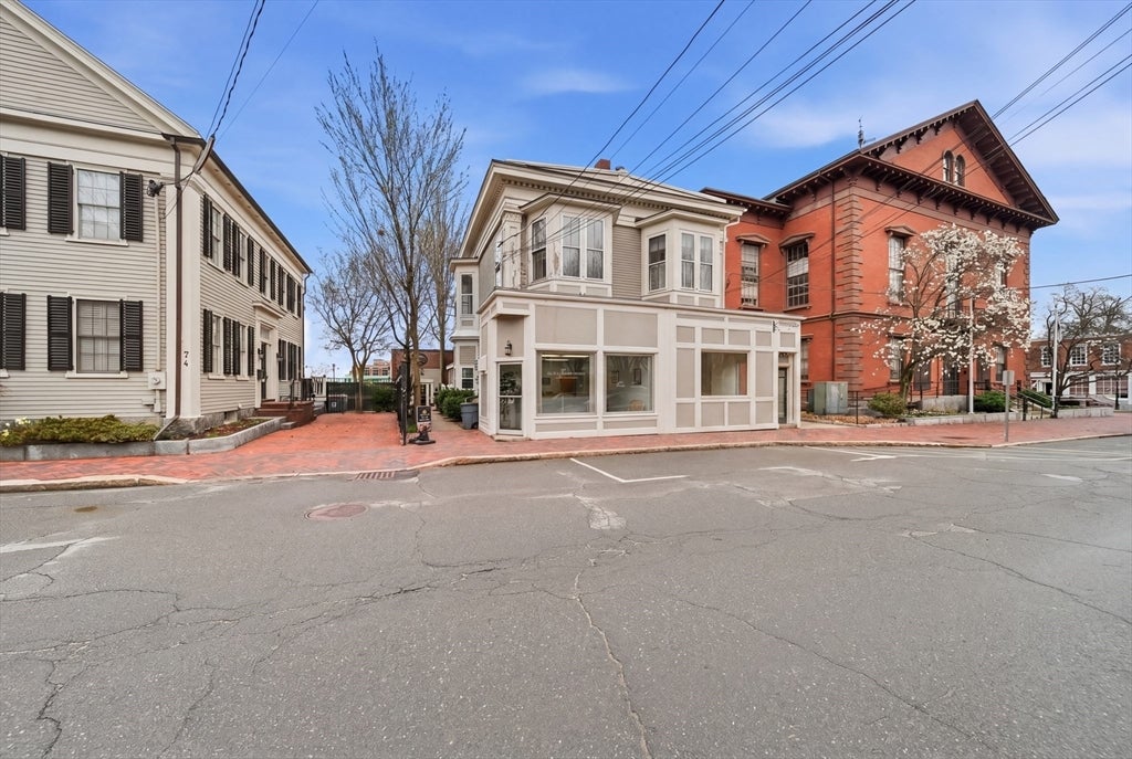 Photo of 68 Pleasant St, Newburyport, MA