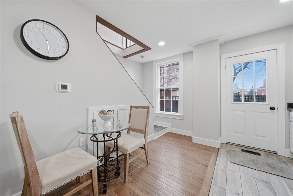 68 Pleasant St #3, Newburyport, MA Photo #6