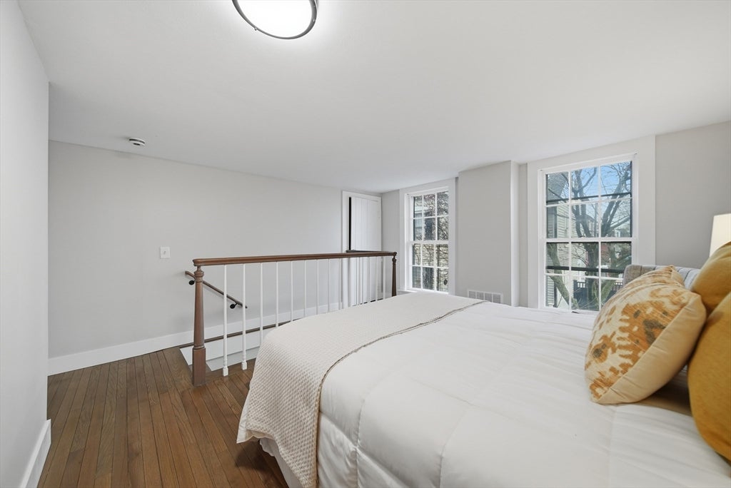 68 Pleasant St #3, Newburyport, MA Photo #16