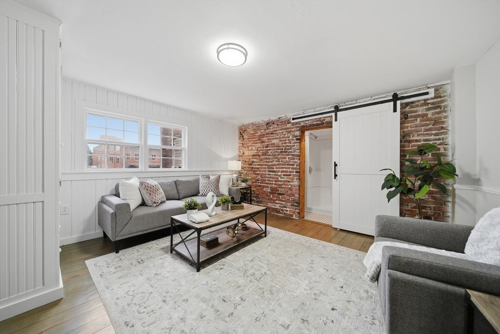 68 Pleasant St #3, Newburyport, MA Photo #8
