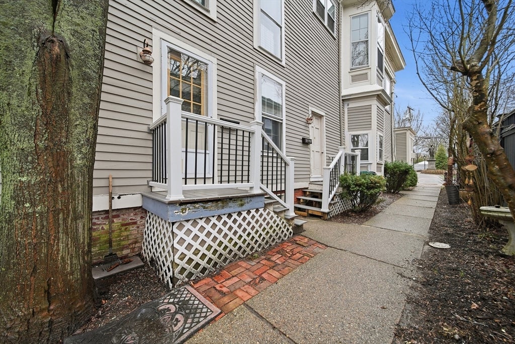 68 Pleasant St #3, Newburyport, MA Photo #18