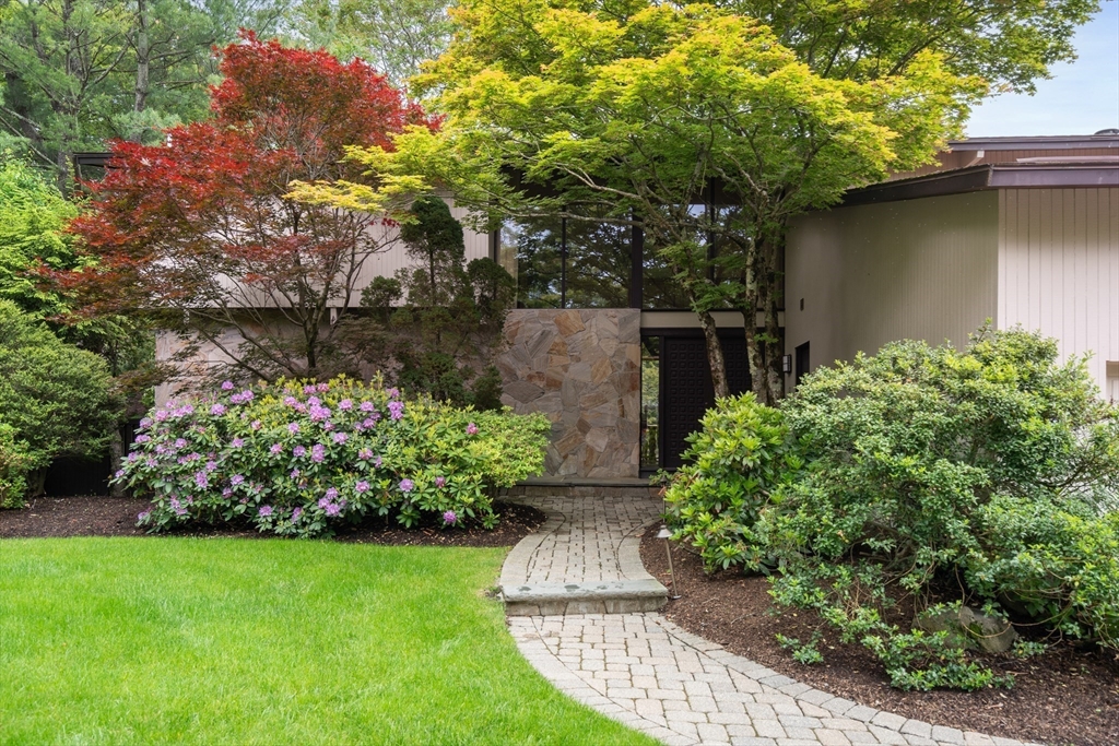 12 Laurus Ln