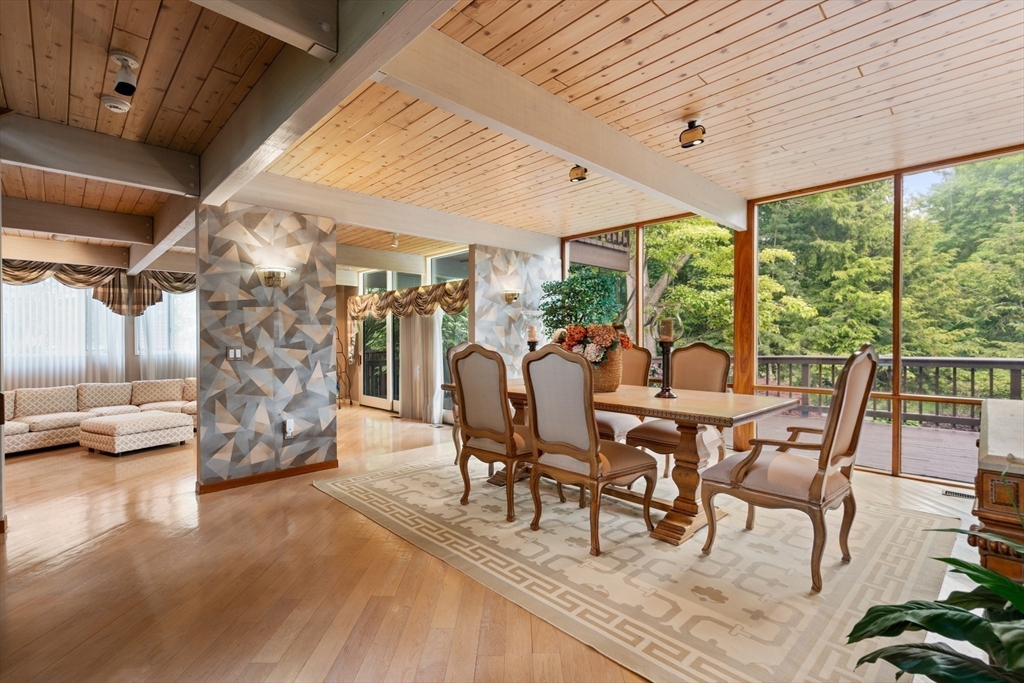12 Laurus Ln