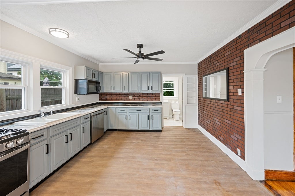 4 Pollard Ave, Lowell, MA, 4 Pollard Ave, Lowell, MA Photo #12