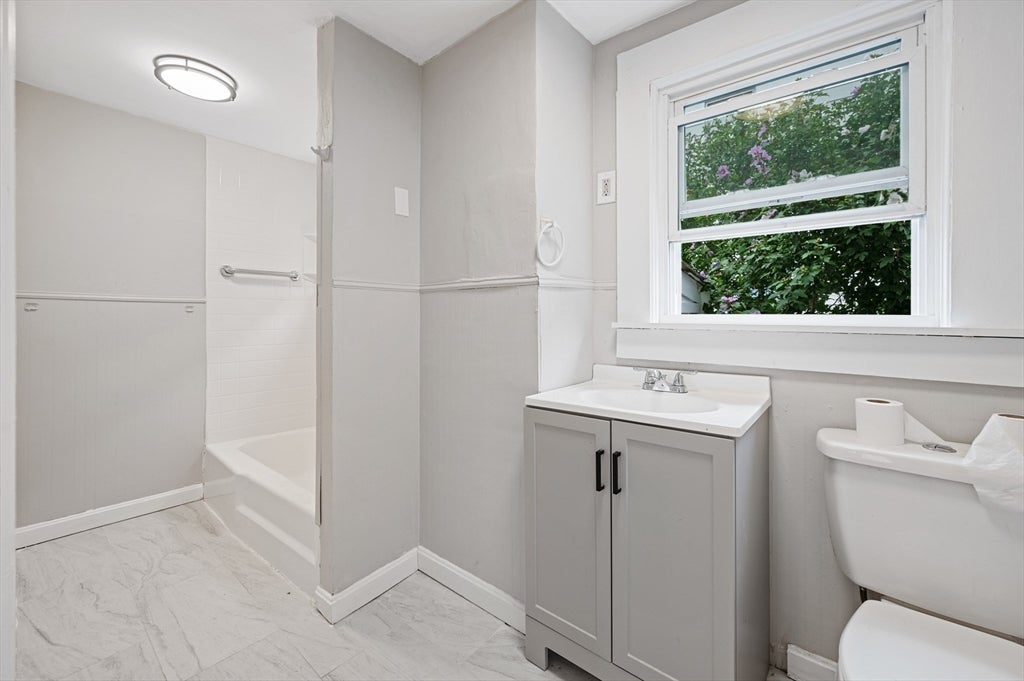 4 Pollard Ave, Lowell, MA, 4 Pollard Ave, Lowell, MA Photo #15
