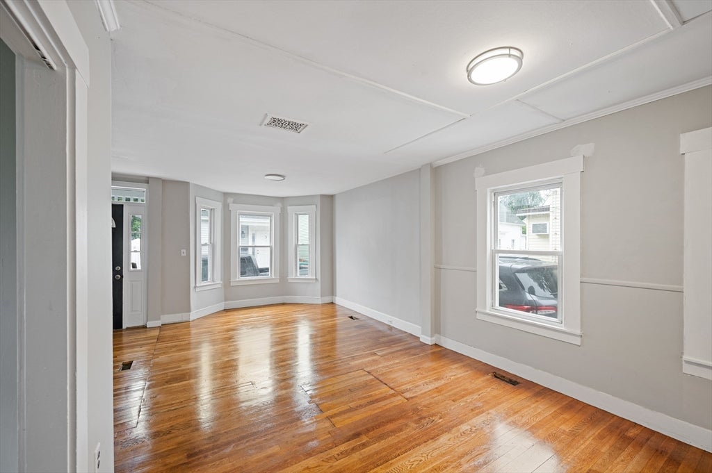 4 Pollard Ave, Lowell, MA, 4 Pollard Ave, Lowell, MA Photo #10