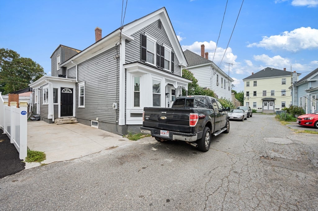 Photo of 4 Pollard Ave, Lowell, MA
