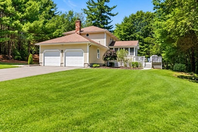 74 Lakeview Rd Foxboro MA 02035