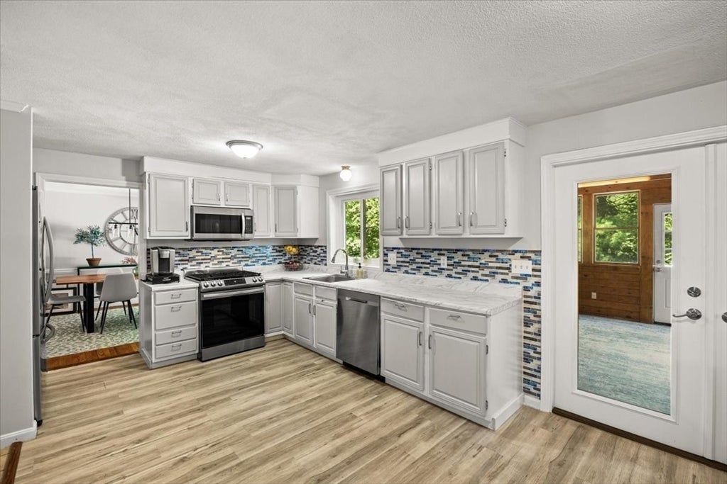 74 Lakeview Rd, Foxboro, MA, 74 Lakeview Rd, Foxboro, MA Photo #9