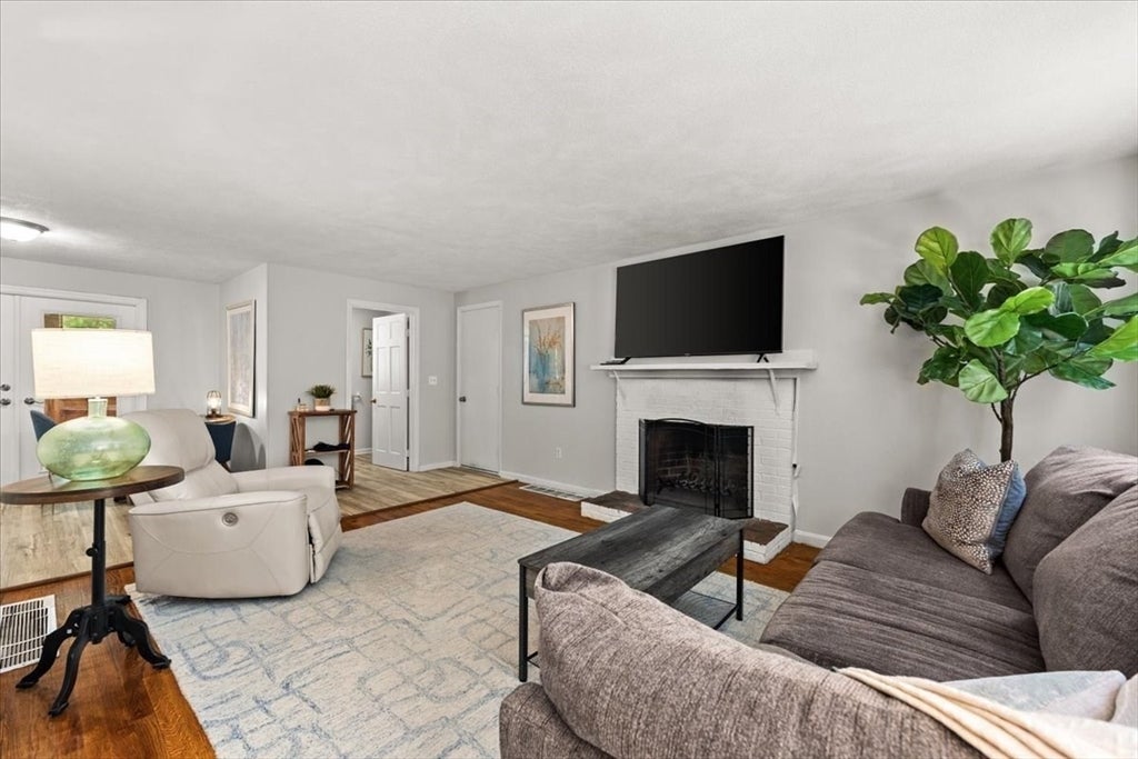 74 Lakeview Rd, Foxboro, MA, 74 Lakeview Rd, Foxboro, MA Photo #15