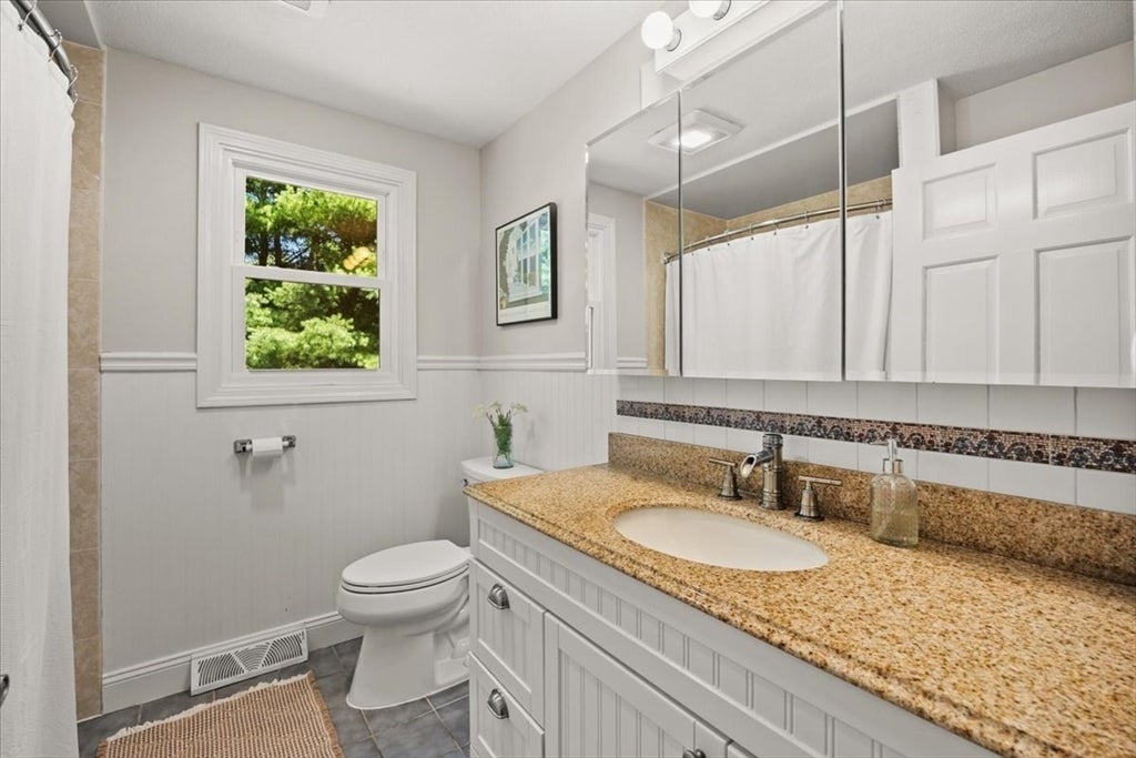 74 Lakeview Rd, Foxboro, MA, 74 Lakeview Rd, Foxboro, MA Photo #25