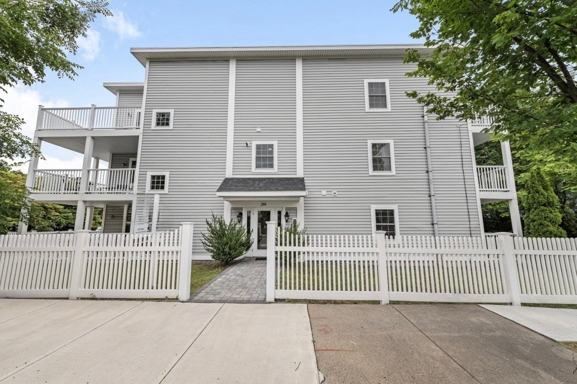 244 Main St