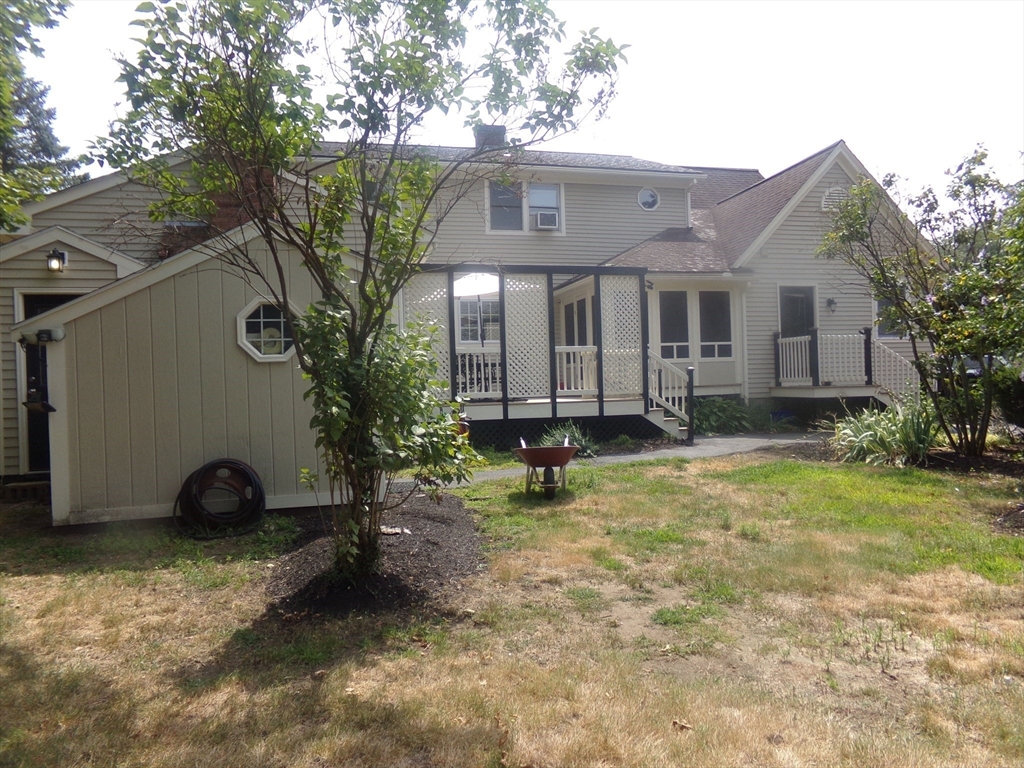 162 Middlesex Ave 1