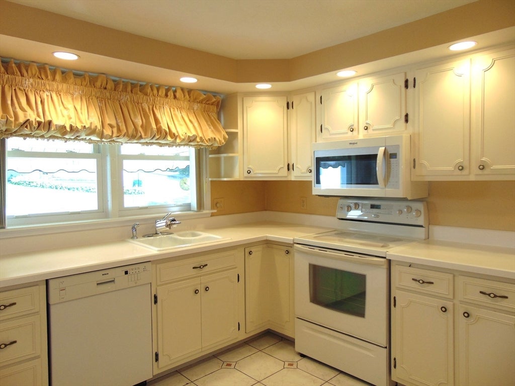 225 Reingold Ave, Fitchburg, MA, 225 Reingold Ave, Fitchburg, MA Photo #5