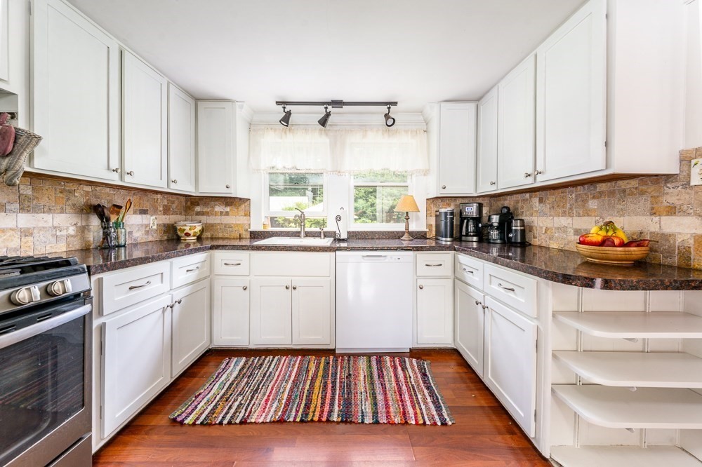 28 Bumpus Rd